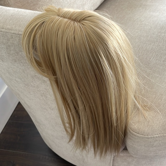 NWT wheat blonde topper light HAND TIED center part with bangs 16-17” new silk - Picture 16 of 16